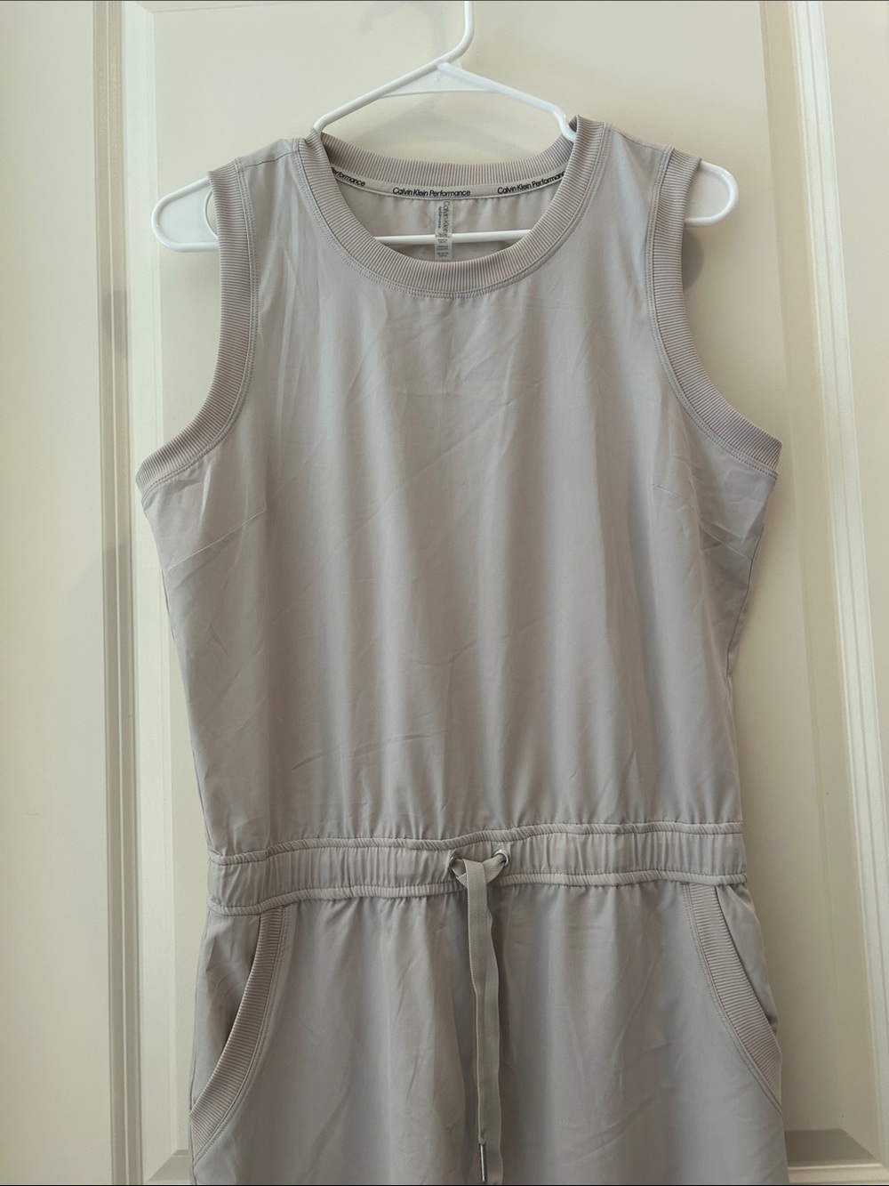 Calvin Klein Performance Sleeveless Drawstring Dress 12% Spandex pockets S beige - Picture 4 of 10
